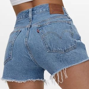 Levis 501 jean shorts w26